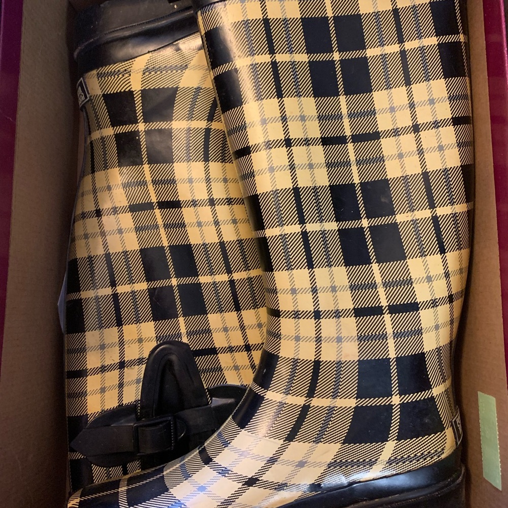 Rain boots